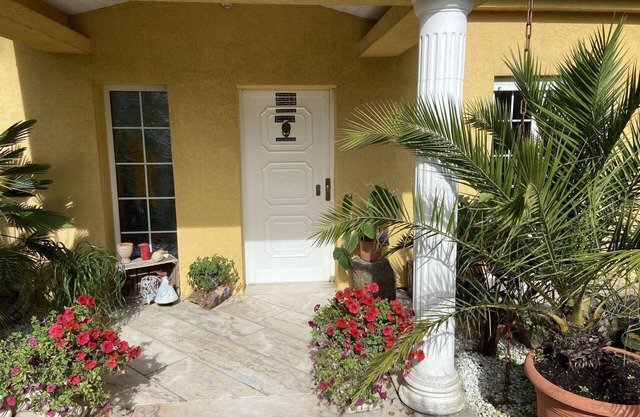 Nice apartment for 2 people with WIFI, hot tub, TV, patio and pets allowed