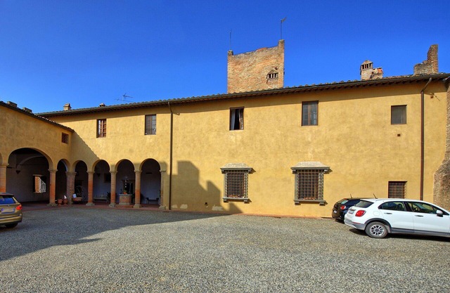 Nice apartment for 3 guests with WIFI, A/C, TV, panoramic view and parking, close to San Gimignano