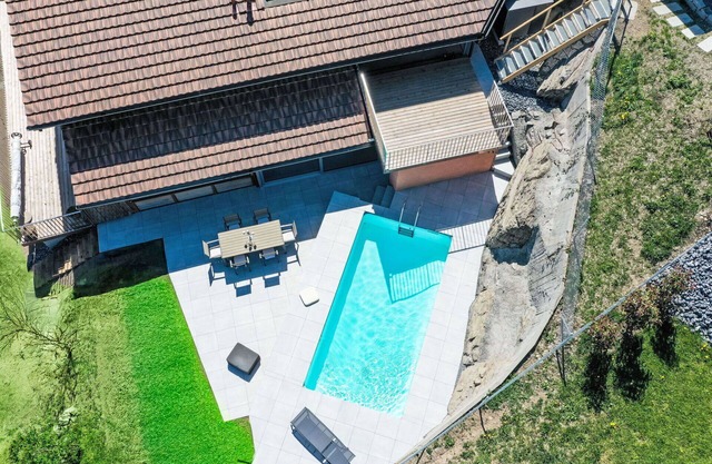 Nice apartment for 4 people with WIFI, pool, TV, terrace, pets allowed, panoramic view and parking