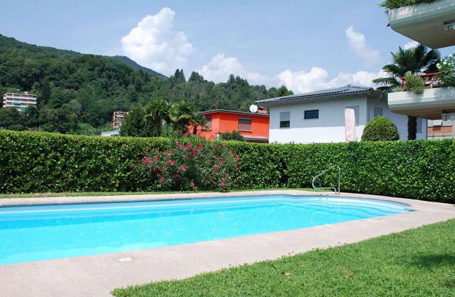 Nice apartment for 4 guests with pool, WIFI, TV, patio, pets allowed and parking