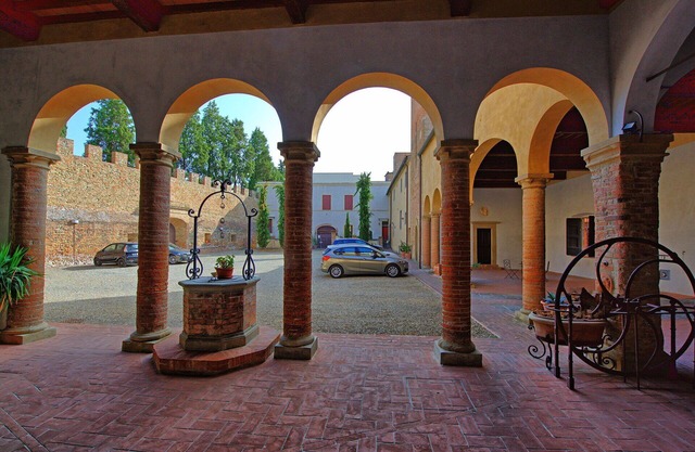 Nice apartment for 4 guests with A/C, WIFI, TV and panoramic view, close to San Gimignano