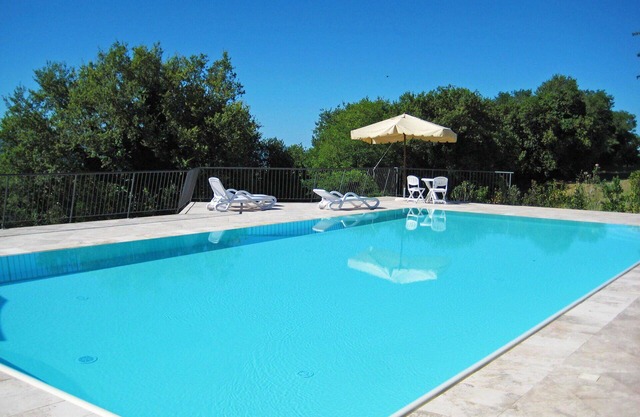 Nice apartment for 4 guests with pool, WIFI, TV, pets allowed and parking, close to San Gimignano