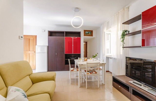 Nice apartment for 4 people with WIFI, A/C, TV, terrace and panoramic view, close to Porto Recan.