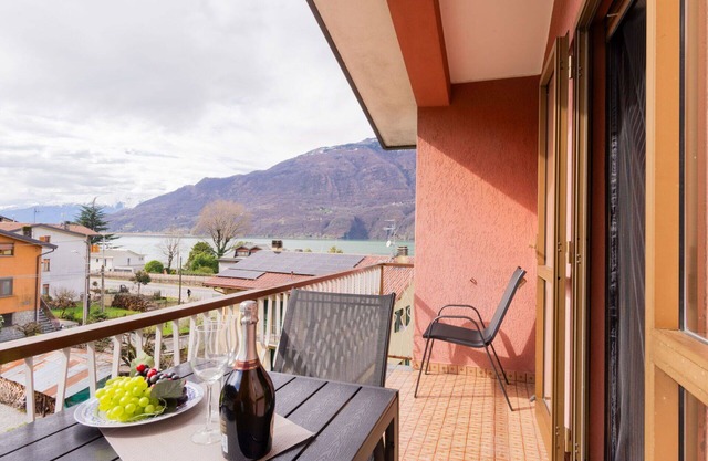 Nice apartment for 5 guests with WIFI, TV, balcony and pets allowed