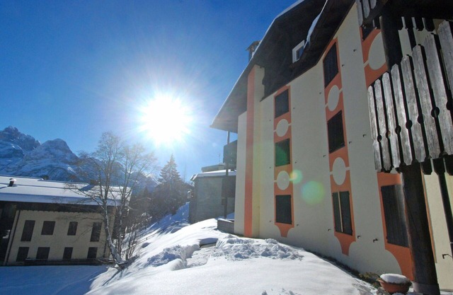 Nice apartment for 5 guests with WIFI, TV, balcony and pets allowed