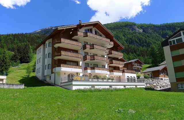 Nice apartment for 8 guests with WIFI, hot tub, TV, balcony and parking
