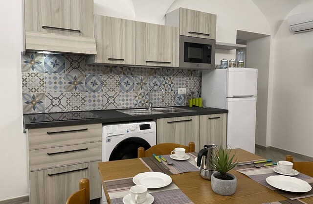 Nice apartment for 8 people with WIFI, A/C, TV and parking