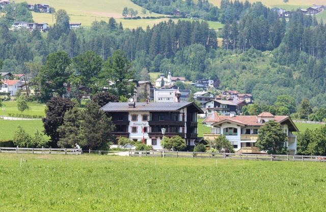 Nice apartment for 4 people with WIFI, TV, balcony, pets allowed, panoramic view and parking