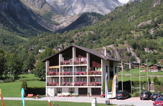 Nice apartment for 4 people with WIFI, TV, balcony and pets allowed