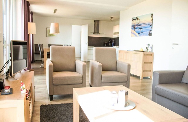 Nice apartment for 8 guests with WIFI, TV, terrace and parking