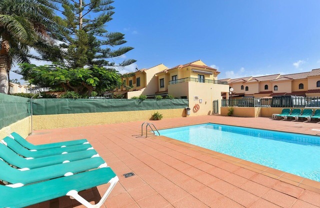 Nice apartment for 4 guests with pool, WIFI, TV, terrace, pets allowed and parking