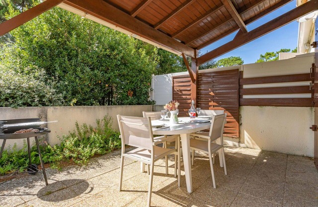 Nice apartment for 4 guests with WIFI, TV, terrace, pets allowed and parking