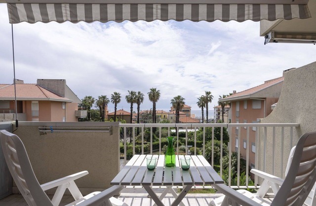 Nice apartment for 5 people with WIFI, TV, balcony and pets allowed