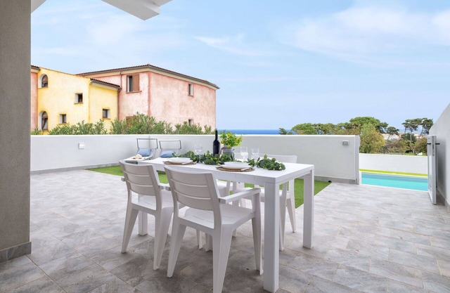 Nice apartment for 6 people with WIFI, pool, A/C, TV, patio, pets allowed and parking