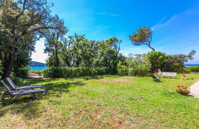 Nice apartment for 4 people with WIFI, pool, TV and patio