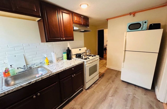 Nice apartment near Whole Foods, Brown University