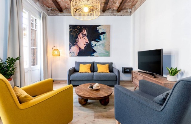 Nice, cozy&comfy apartment near Passeig de Gracia