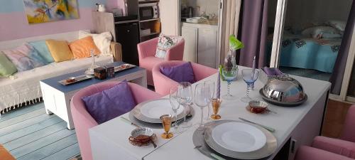 NICE EXCEPTIONNEL UN LOFT DANS APPARTEMENT D HOTE 40 M2 ATYPIQUE ORIGINAL 200 m mer PROMENADE DES ANGLAIS, PLAGES