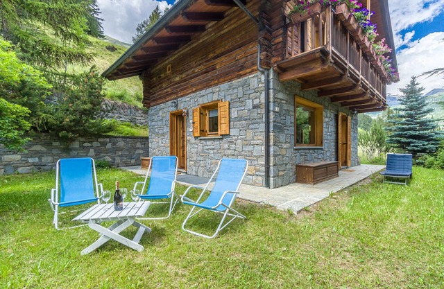 Nice home in Champoluc (AO) with sauna