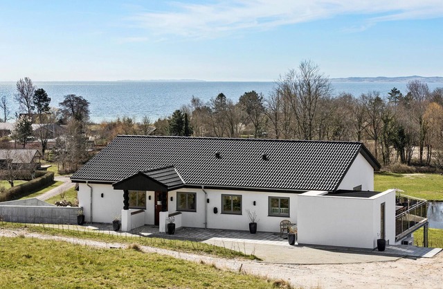 Nice home in Ebeltoft