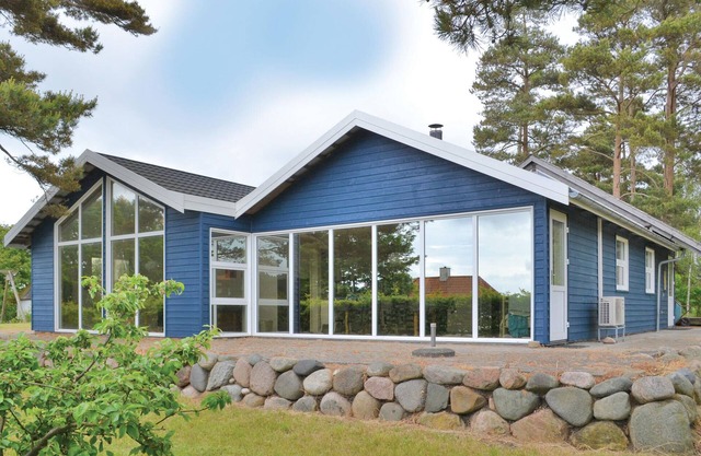 Nice home in Ebeltoft with WiFi