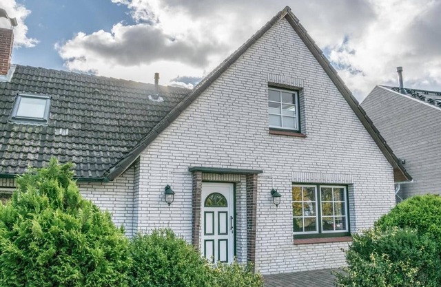 Nice home in Gelting with WiFi