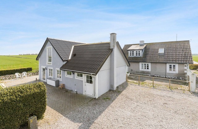Nice home in Grenaa with WiFi