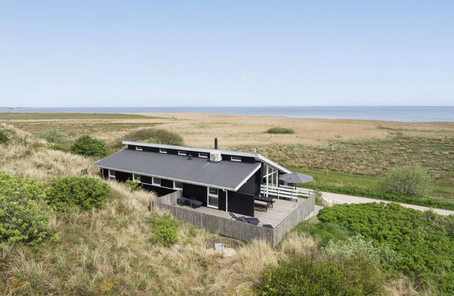Nice home in Hvide Sande with sauna