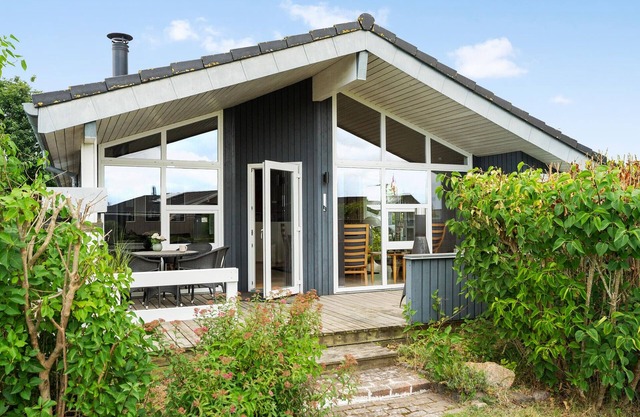 Nice home in Juelsminde with WiFi