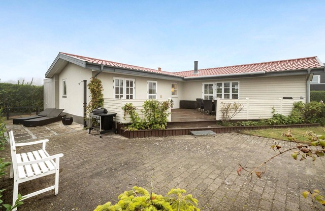 Nice home in Nyborg with kitchen