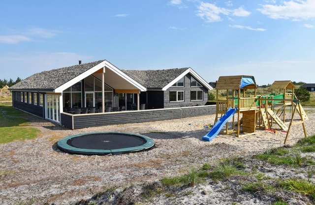 Nice home in Ringkøbing with sauna