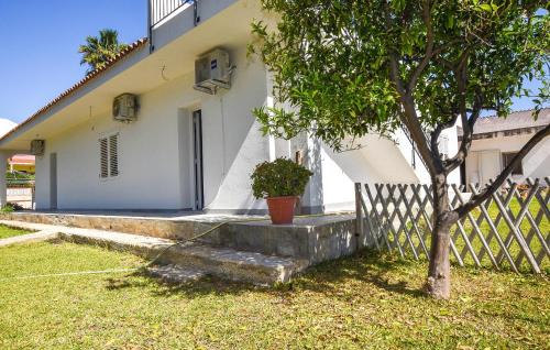 Nice Home In Siracusa With Wifi