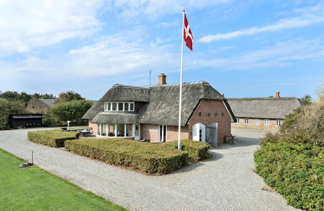 Nice home in Ulfborg with WiFi