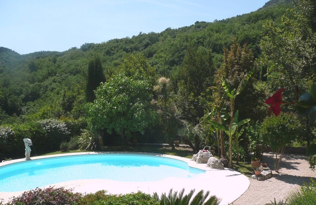 Nice Provencal villa with pool, quiet