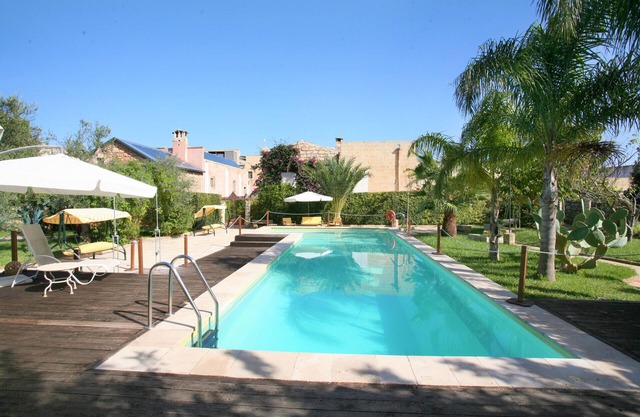 Nice studio with pool access and terrace (E)