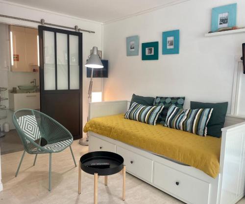 Nice studio with terrace and garden