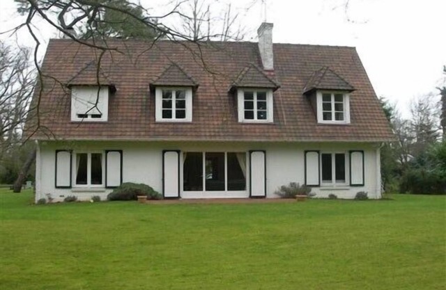 Nice villa in the forest fully south-facing and very quiet