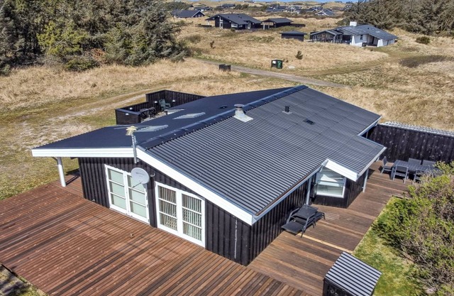 "Nienke" - 700m from the sea by Interhome