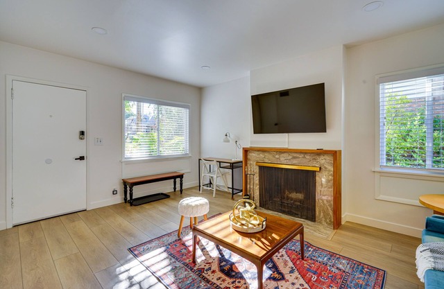 Nifty SLC Apt: 2 Mi to Downtown!