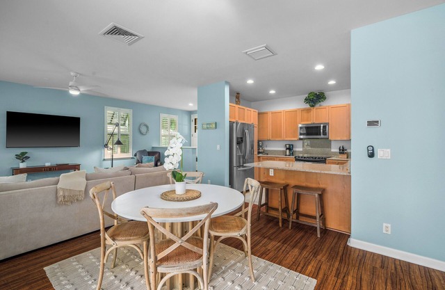 Nihilani 2 BR Condo, Ground Floor, Pool and AC-34B