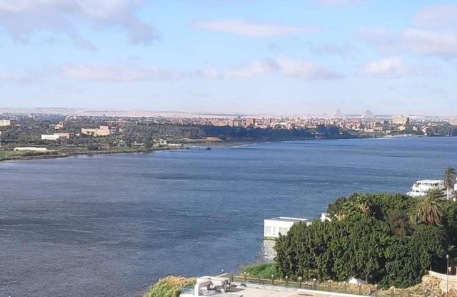 Nile Pyramidal View Apartment