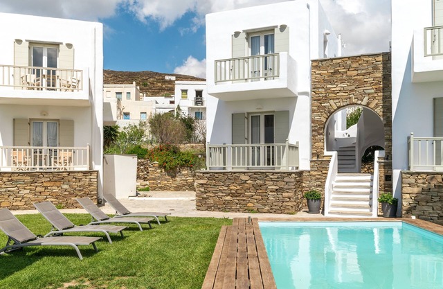 'Ninemia Suites Tinos Superior 202' with Mountain View, Wi-Fi and Air Conditioning