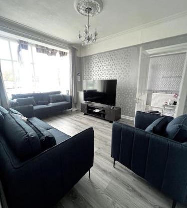 No. 206 - Spacious 5 Bed