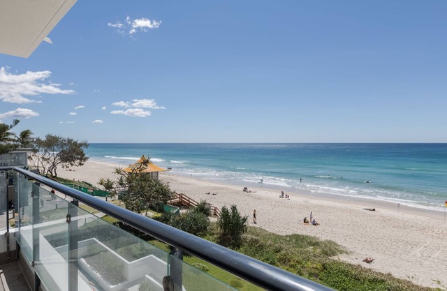 No 5 @Darenay 3 Bedroom Oceanfront Apartment
