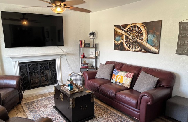 No chores!/6 guests/⬆️stairs/🦮🐈/WI-FI/alt pay for long stays