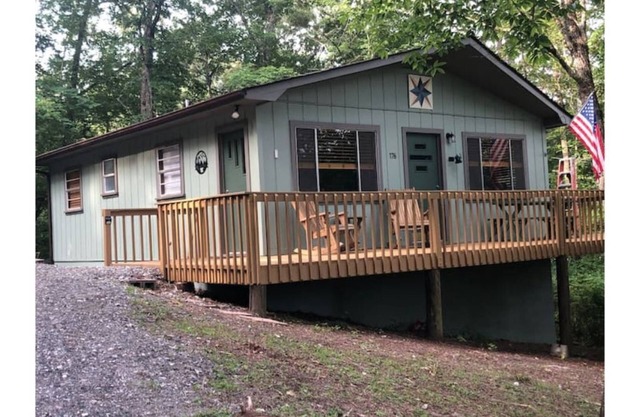 No steps and dogs welcomed!