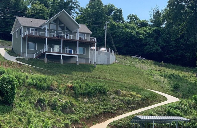 No Wake Lake Escape - Private Dock, Gameroom, Brand New Carved Concrete Firepit