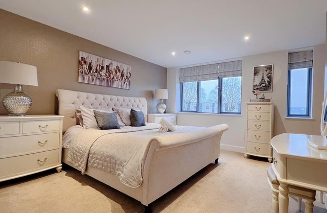 No6, Luxury Townhouse near Bicester Village