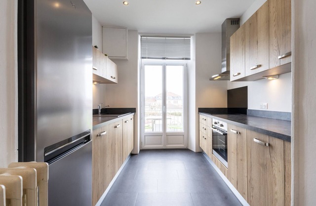 Noa: 2-bedroom apartment in downtown Vittel (Balcony and free parking)