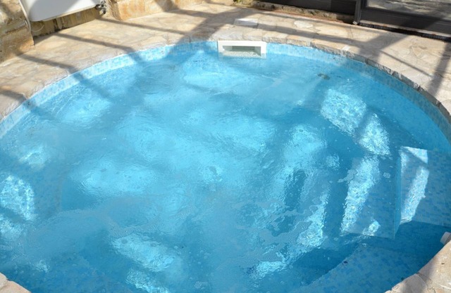 Noce, Characteristic chalet in Umbria with SPA, jacuzzi, garden, stunning view.